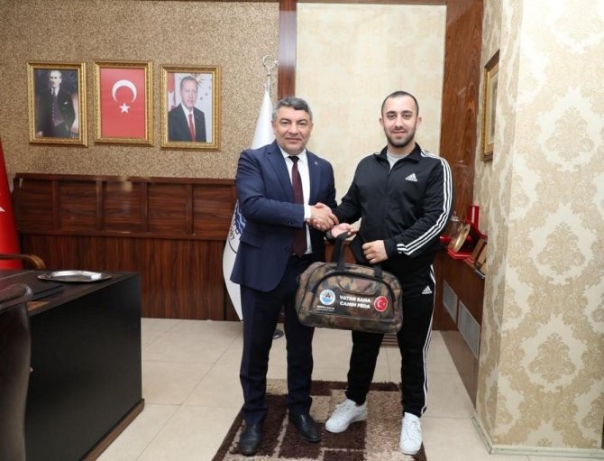 Başkan Şayir, Şampiyon Sporcuyu Ağırladı