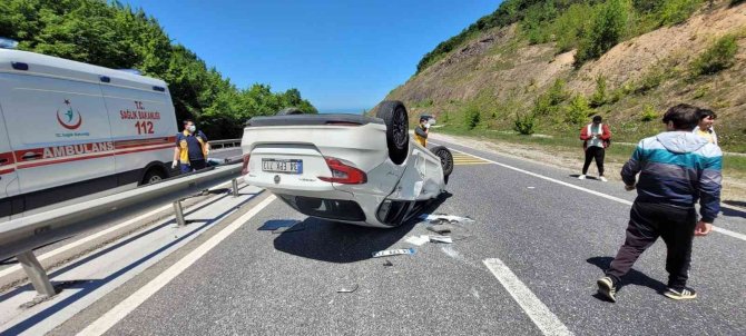 3 Aracın Çarpıştığı Kazada Otomobil Takla Attı