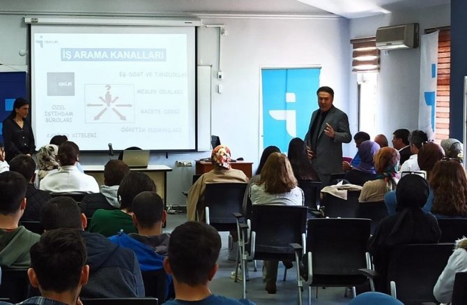 Öğrencilere Kariyer Planlaması Anlatıldı