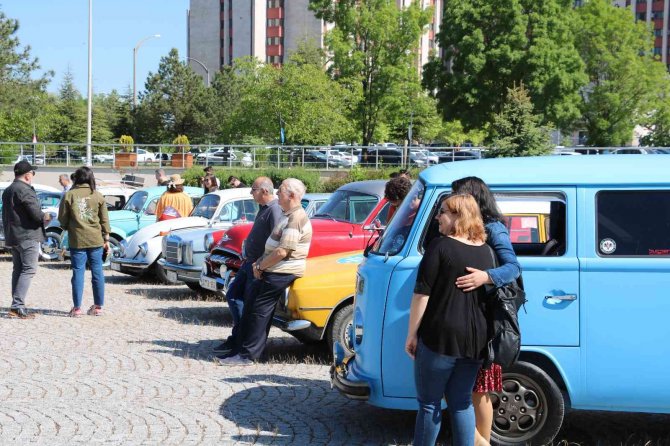 Edirne’de "1. Klasik Otomobil Balkan Turu" Bulgaristan’a Doğru Yolla Çıktı