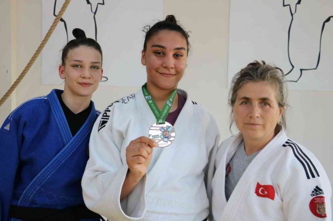 Edirneli Judocu Romanya’dan Bronz Madalya İle Döndü