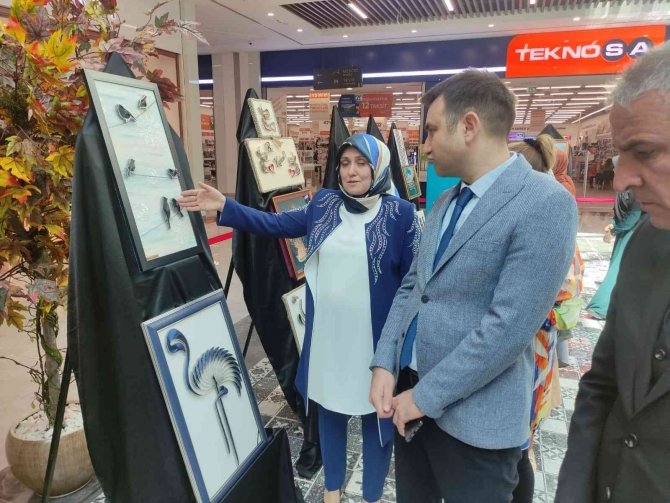 Elazığ’da Kadınların El Emekleri Görücüye Çıktı