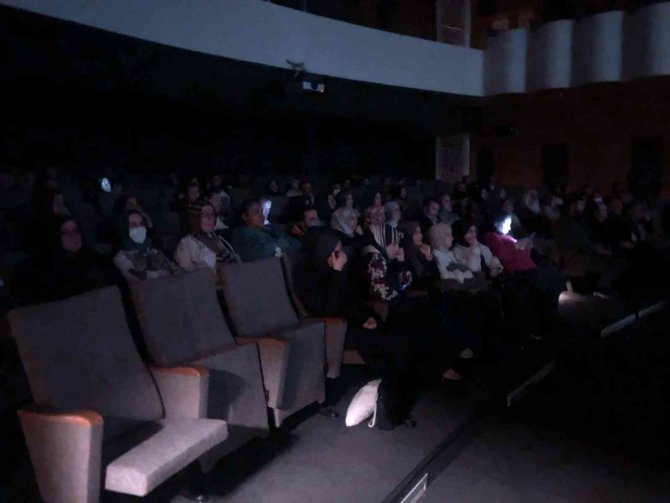 Esenler’de “Bir Düş Gördüm” Filminin Galası Yapıldı