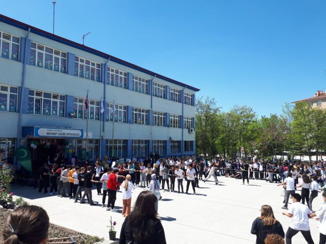 Eskişehir Mehmet Gedik Ortaokulu’nda ‘Türkiye Bağımlılıkla Mücadele Programı’ Etkinliği
