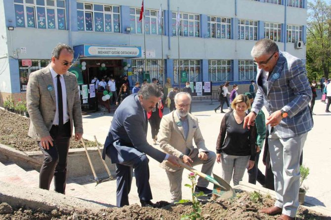 Eskişehir Mehmet Gedik Ortaokulu’nda ‘Türkiye Bağımlılıkla Mücadele Programı’ Etkinliği