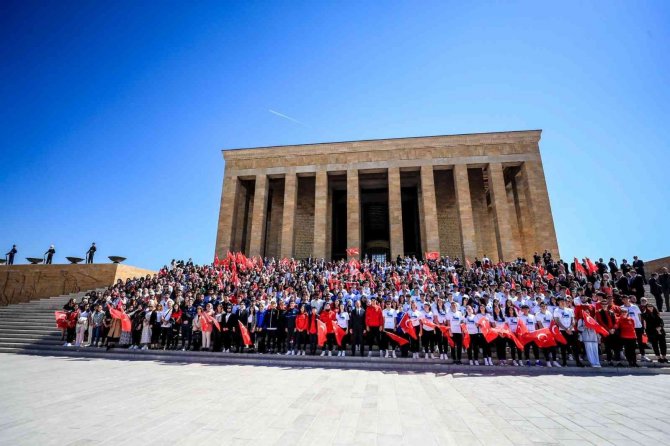 Bakan Kasapoğlu Anıtkabir’i Ziyaret Etti