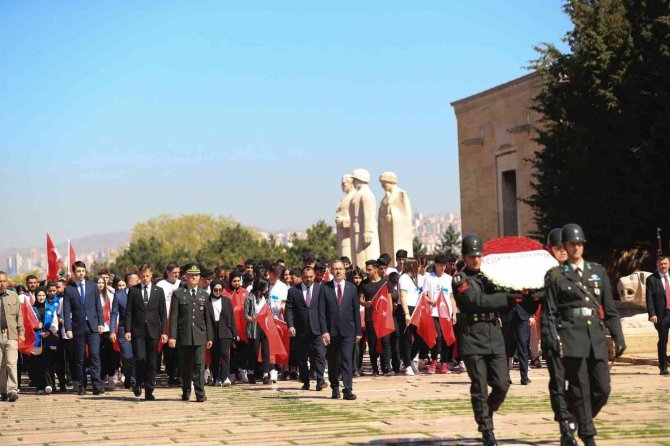 Bakan Kasapoğlu Anıtkabir’i Ziyaret Etti
