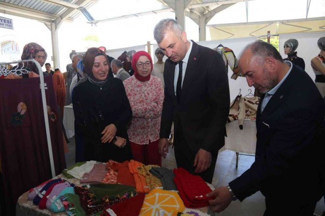 Gölmek Kursiyerlerinden El Emeği Sergisi