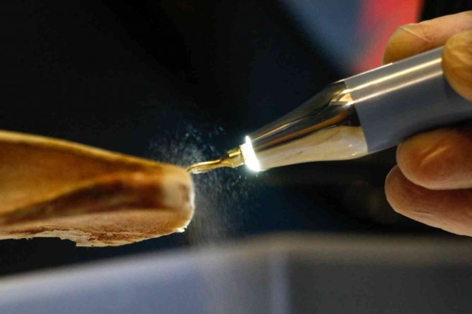 Op. Dr. Deniz Dilek: “Piezo Bir Ameliyat Tekniği Değil, Ameliyatta Kullanılan Bir Cihaz”