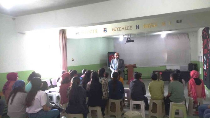 Hisarcık İ̇lçe Müftülüğünden Ortaokul Ve Lise Öğrencilerine Değerler Eğitimi