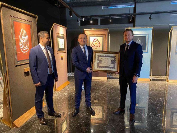 “İ̇man Ayetleri Hat Sergisi” Albaraka Sanat Galerisi’nde Açıldı