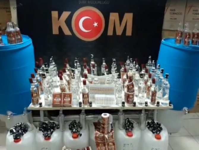 İ̇zmir’de Sahte Etil Alkol Baskını: 10 Bin Litreyi Aşkın Ele Geçirildi