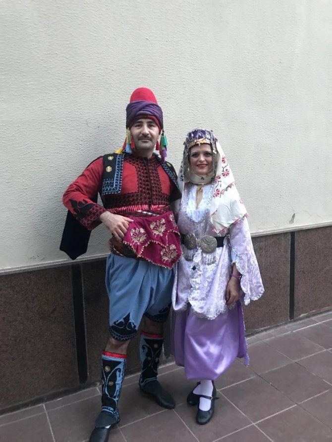 Kanseri Yendi, Ara Verdiği Halk Danslarına Yeniden Başladı