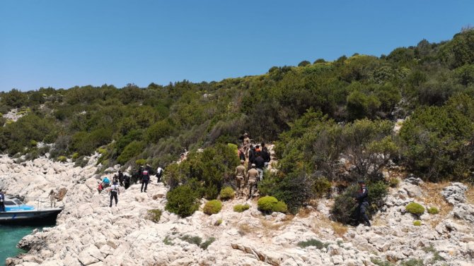 Dron İle Tespit Edilen 118 Göçmen, Jandarma Ekiplerince Kurtarıldı
