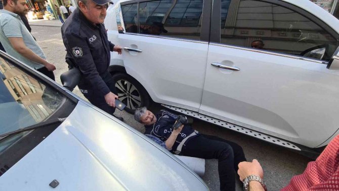 Polis Ekiplerinden Kedi Kurtarma Operasyonu