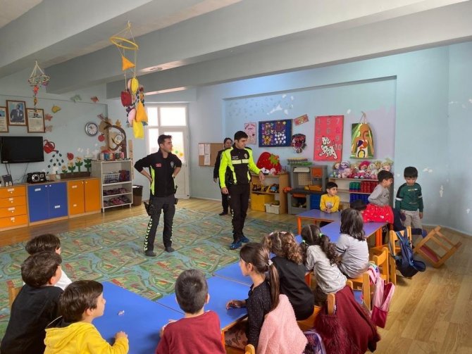 Karakoçan’da Trafik Haftası Etkinlikleri