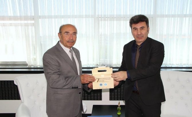 Rektör Karacoşkun Yazarlar İle Bir Araya Geldi