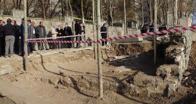 Vahapoğlu: 1. Kılıçarslan’ın Mezarı Tapu Belgesidir