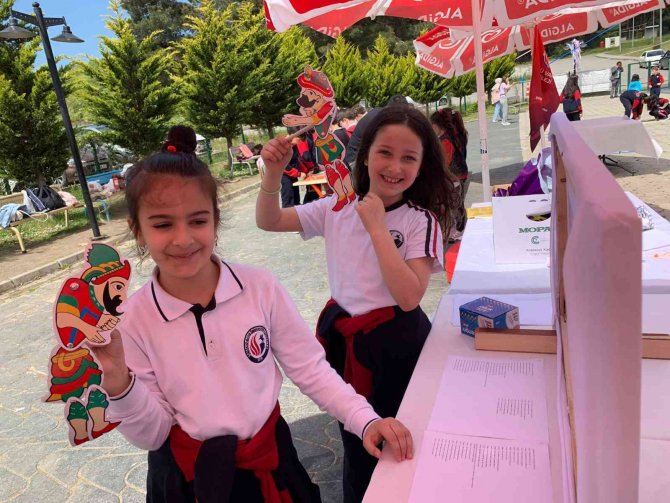 Hemşirelik Öğrencileri Projelerini Festivale Çevirdi