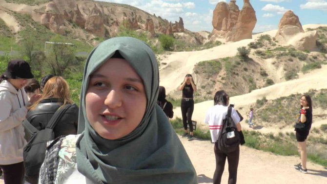 Kapadokya’yı Gezen Öğrenciler: “Peribacalarına Dokunmak Çok Güzeldi”