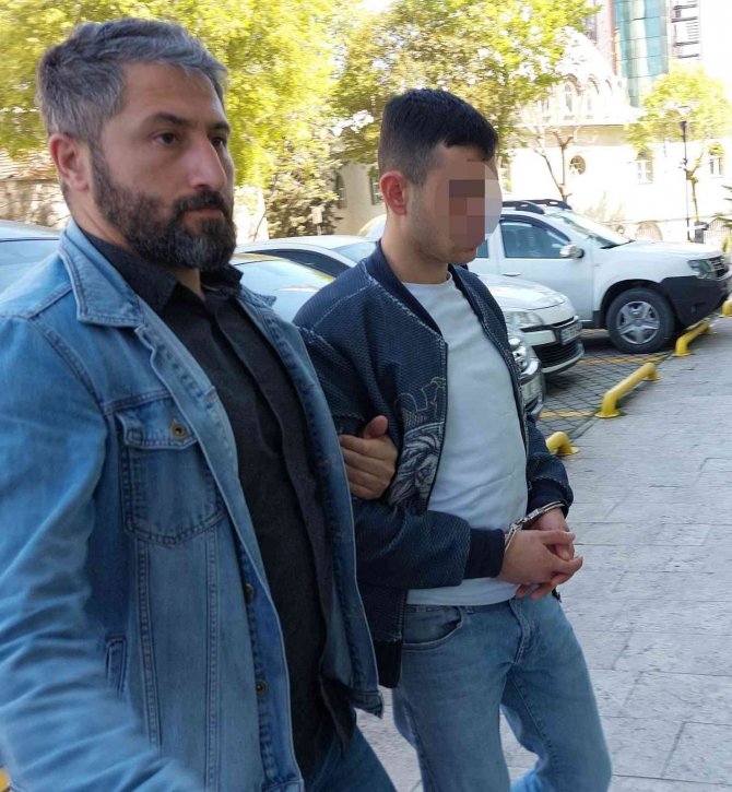 ’Kız Arkadaşıyla Gezdiği’ Gerekçesiyle Bir Kişiyi Vuran Genç Tutuklandı