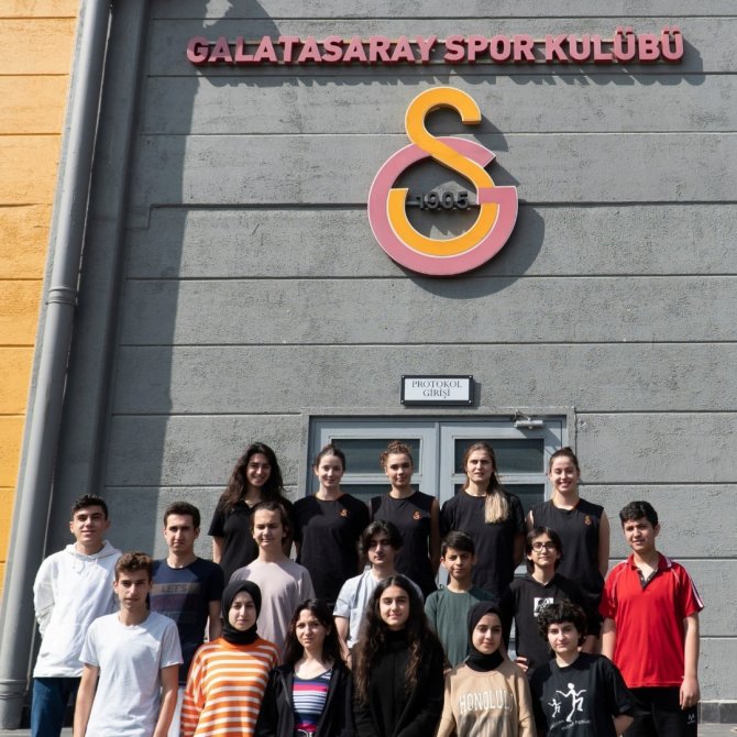 Galatasaray Kadın Voleybol Takımı İle Toçev Çocukları Voleybol Maçı Yaptı