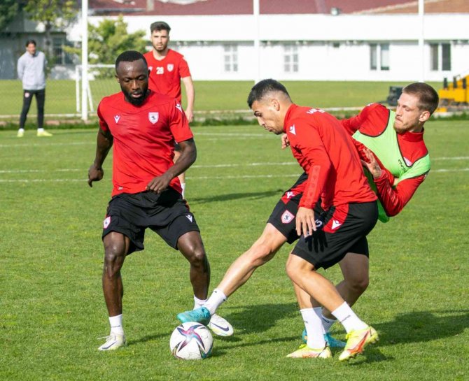 Samsunspor İle İ̇stanbulspor 40. Randevuya Çıkacak