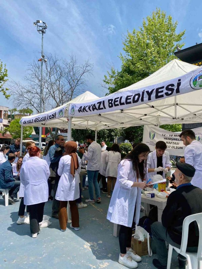 Hemşirelik Haftası’nda Sağlık Taraması Yaptılar