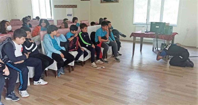 Tekirdağ Afad Kırsal Mahallelerde Eğitim Veriyor