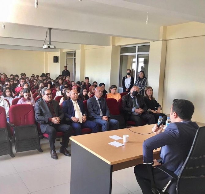 Pertek’te Mesleki Tanıtım Programı Düzenlendi