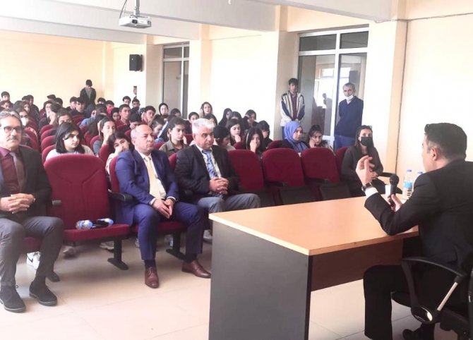 Pertek’te Mesleki Tanıtım Programı Düzenlendi