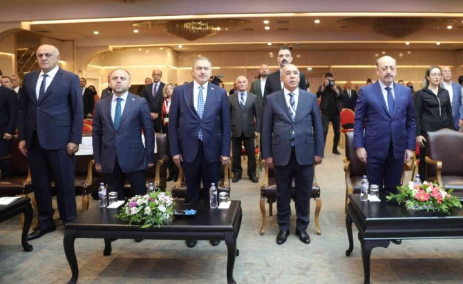 Başkan Erkoyuncu, Gıda Zirvesi’nde Tarımın Sürdürülebilirliğinin Önemine Dikkat Çekti