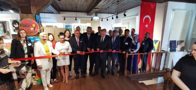 Yalova’da Öğrencilerden “Renklerin Buluşması” Adlı Resim Sergisi