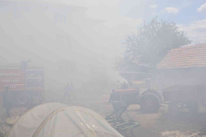 Samanlar Tutuştu, Mahallede Panik Yaşandı