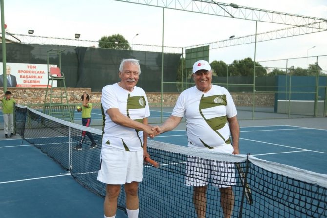 Efeler’de İ̇ncir Cup Tenis Turnuvası Başladı