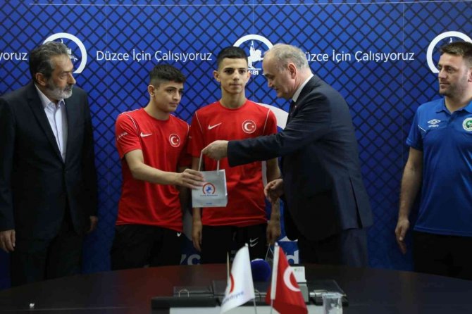 Olimpiyat Şampiyonu Kıroğlu’na Büyük Ödül