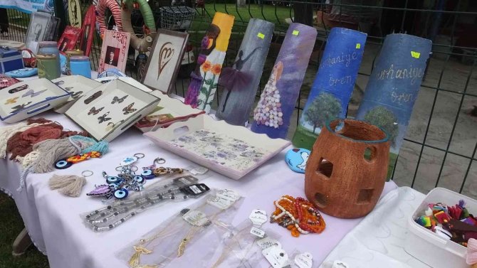 Balıkesir’de Engellilerin El Emeği Göz Nuru Eserleri Sergilendi