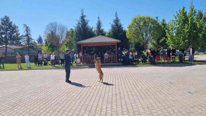 Engelli Öğrencilerle Jandarma Ekipleri Bir Araya Geldi
