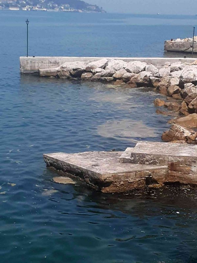 Büyükada Açıklarında Müsilaj Benzeri Kirlilik Görüldü