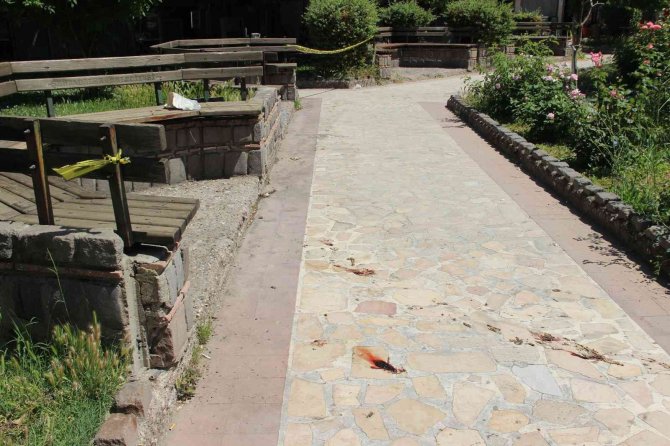 Manisa’da Cami Bahçesinde Cinayet