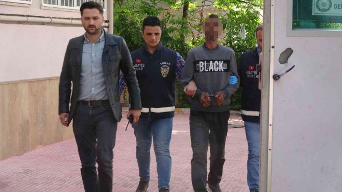 Eşine Ve Öz Kardeşine Kurşun Yağdırdı