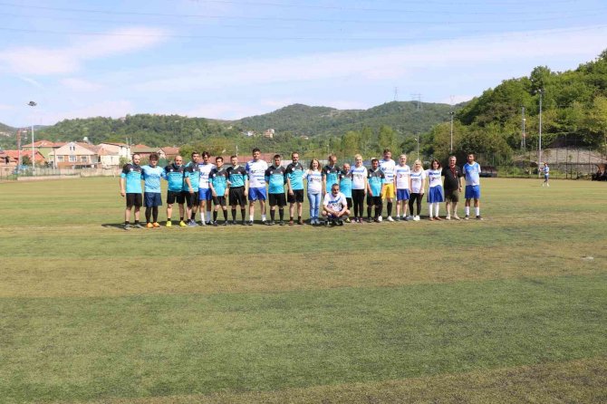 Engellerini Futbol Maçıyla Aştılar
