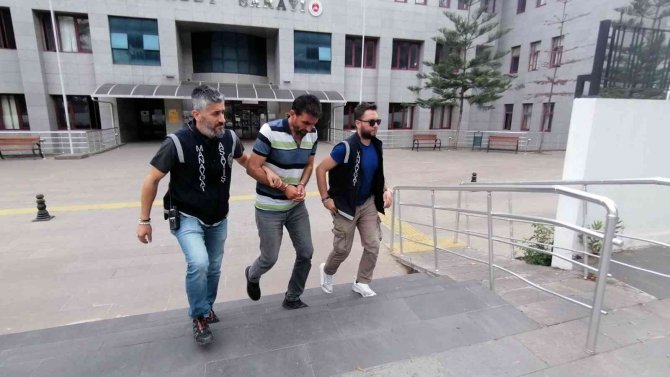 Alıcı Kılığına Giren Polisler, Cezaevinden İzinli Çıkan İş Makinesi Hırsızını Suçüstü Yakaladı