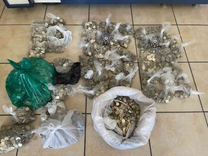 İ̇stanbul’da Tedavüldeki Bozuk Paraları Hurdacıya Satan Şahıslara Baskın: 2 Gözaltı