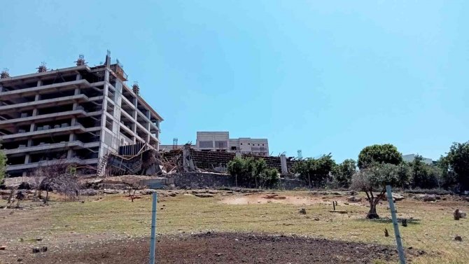 Kolonlar Patladı, İnşaat Çöktü: 1’i Ağır 3 Yaralı