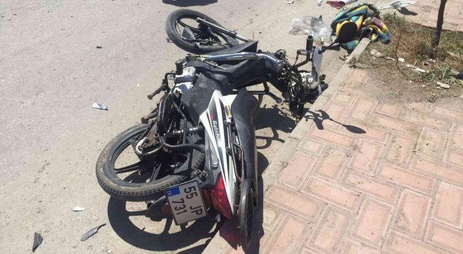 Pikapla Çarpışan Motosiklet Sürücüsü Hayatını Kaybetti