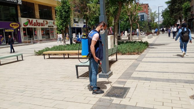 Siirt Belediyesi Haşere İle Mücadele Çalışmalarını Yoğunlaştırdı