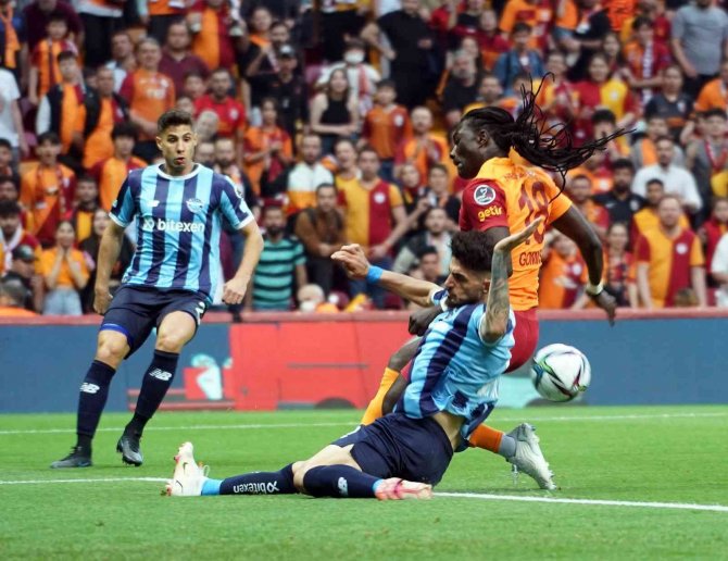 Spor Toto Süper Lig: Galatasaray: 1 - Adana Demirspor: 1 (İ̇lk Yarı)