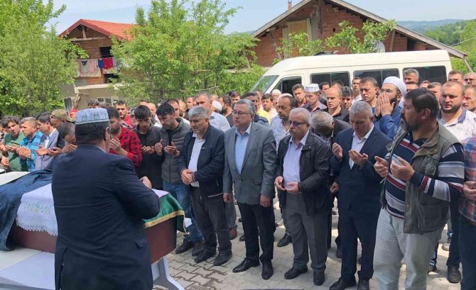 Evinde Ölü Bulunan Maden İşçisi Toprağa Verildi