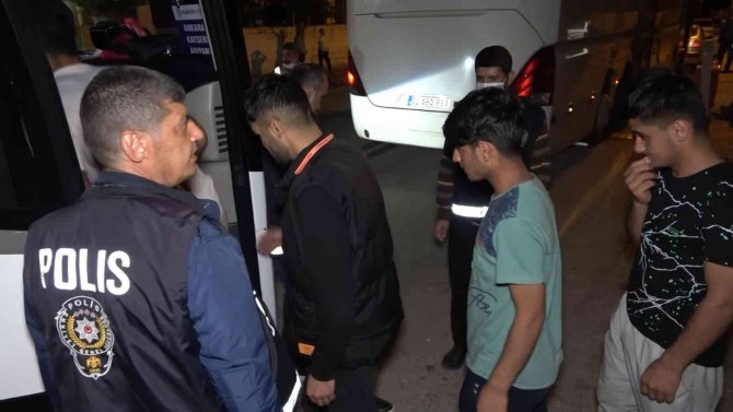 Adıyaman’da 74 Kaçak Göçmen Yakalandı